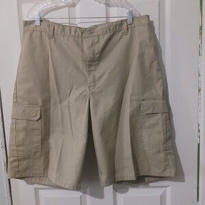 Nwot  aize 40 Men's Dickies cargo pocket shorts.